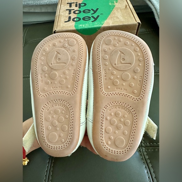 Tip Toey Joey Girl's Dolly Star Mary Jane Candy Cream US size 6.5, EUR 22 - Picture 3 of 9